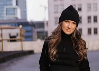 Breaking the Starving Artist Stereotype: Menina's Blueprint for Dance Success