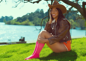 Yo Quiero Silla A Journey of Passion, Resilience, and Empowerment in the Music Industry