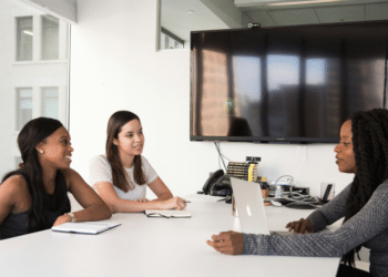 6 Essential Things to Have a Lawyer Set Up at a New Business
