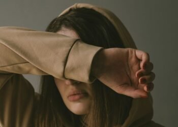 How Overthinking Traps You in a Cycle of Anxiety