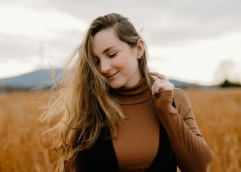 Lisa Cooney’s ‘The Body of Change’ Exploring Transformation Through Body Awareness