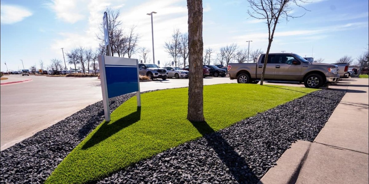 How Artificial Turf Is Changing Urban Spaces: The Future of Roof and Playground Installations