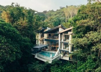 You Can Rent This Entire Luxury Villa Estate in Costa Rica for Your Wedding—and Sleep 50 Guests in Style