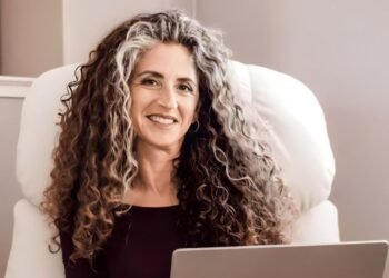 Ditch the Diet Mentality: How Women Over 40 Can Unlock Sustainable Weight Loss