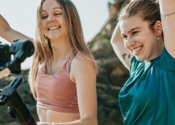 How Influencers Blur the Lines Between Authenticity and Performance