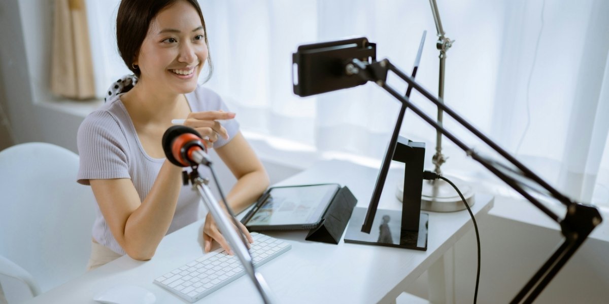 Social Media Speech U.S. Influencers’ Role in Shaping Views