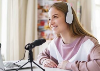 Digital Influencers Leading the Charge for Positivity and Unity