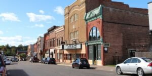 Community Engagement and Cultural Roots The Local Impact of Jimmy’s Old Town Tavern in Herndon, Virginia