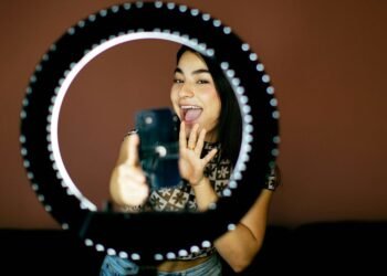 How MarkeTeam.AI Helped Glassybaby Find Real Stories for a Meaningful Campaign