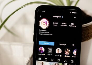 Instagram AI Shift Sparks End of Perfectly Curated Photo Grids