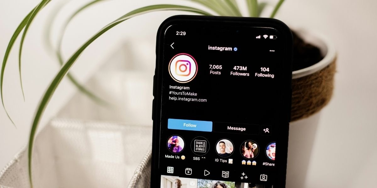 Instagram AI Shift Sparks End of Perfectly Curated Photo Grids