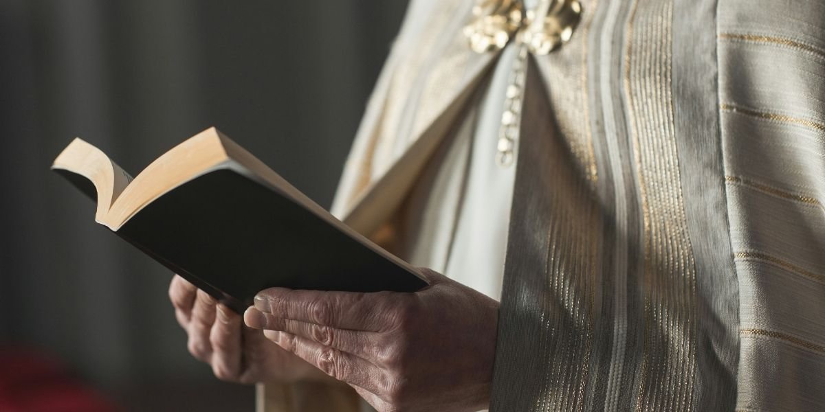 Influencer Priest Leaves Ministry, Fans React Across Socials