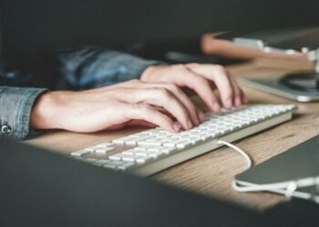 How to Build Backlinks Naturally Without Alerting Search Engines