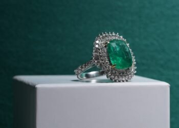 Curated Fine Jewelry and The Art of Layering Without Overdoing It