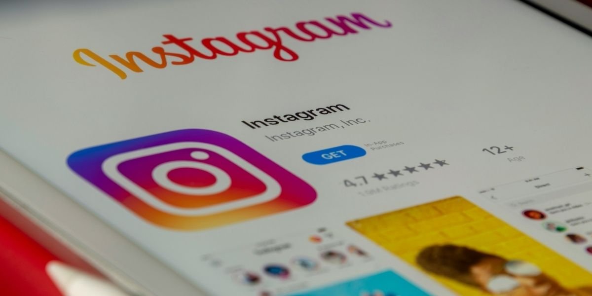 Instagram Adds AI Assistant for Creator Content Insights